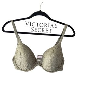 Victoria's Secret Lined Perfect Coverage Bra